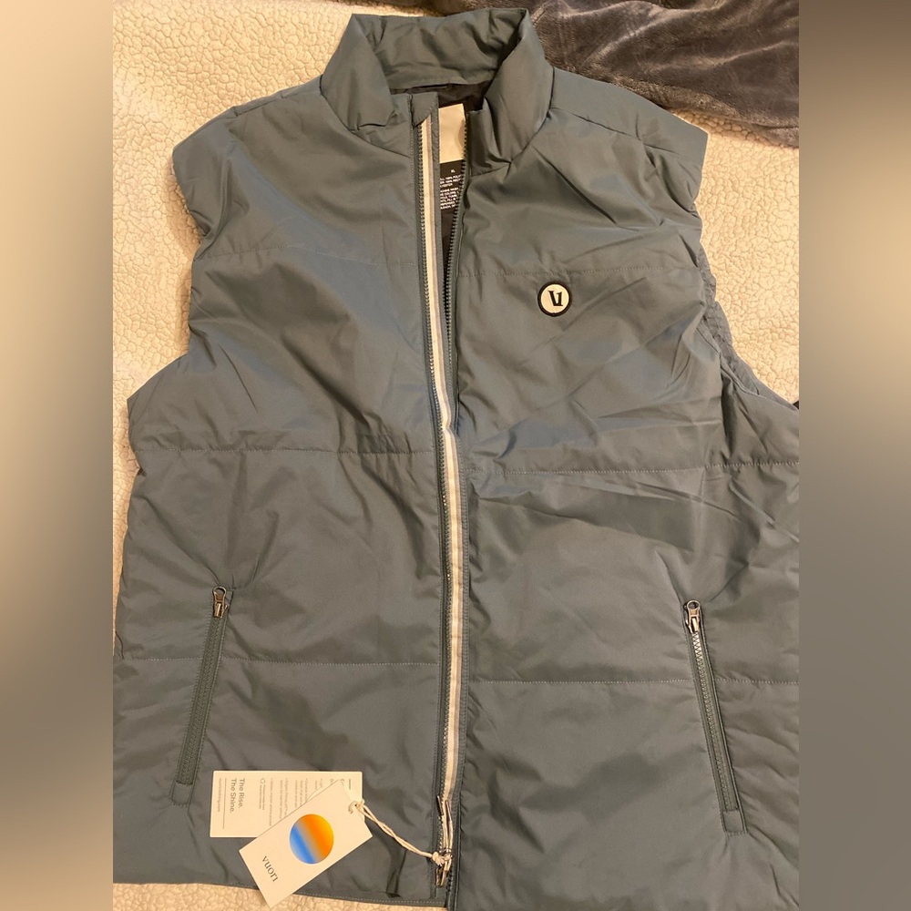 NWT Vuori Mens Echo Insulated Vest in XL.
